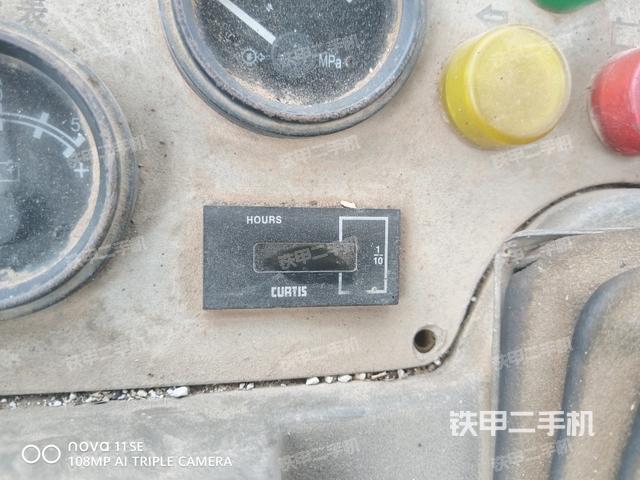 后玻璃角標(biāo)（壓路機駕駛室）