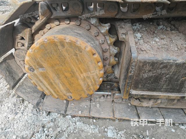 右驱动轮（行走机构）