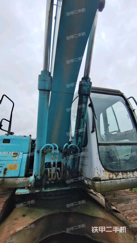 大臂油缸整體?豎拍（工作和回轉(zhuǎn)裝置）