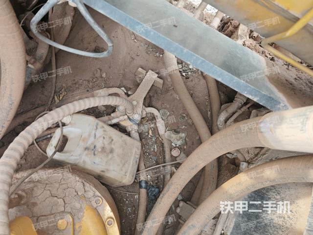 中央回转接头特写（上车部件）