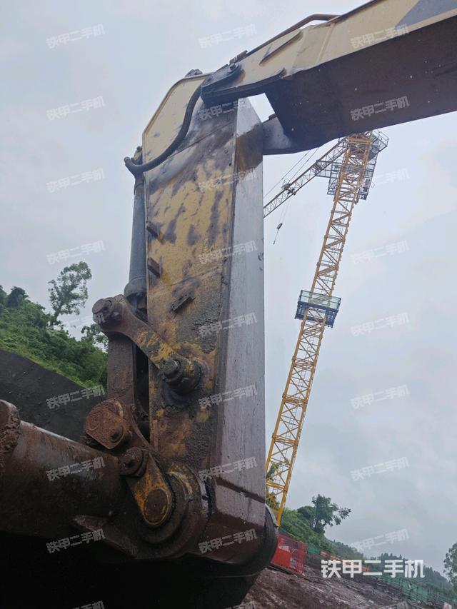 小臂整体左后（工作和回转装置）