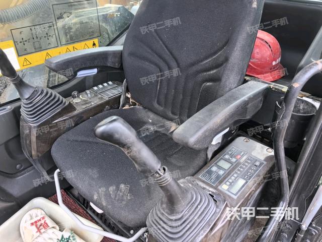 座椅右側(cè)控制臺/鑰匙門/油門/含右手柄（駕駛室部分）