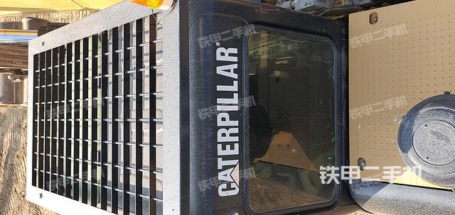 驾驶室顶部（整机外观）