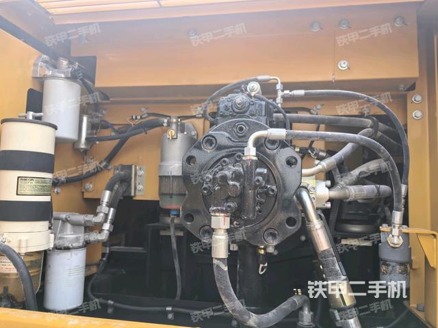 液压泵斜45 左（大件舱室）