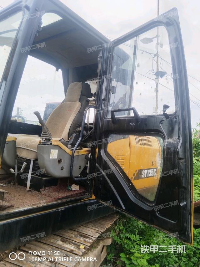 驾驶室左前45度（驾驶室部分）