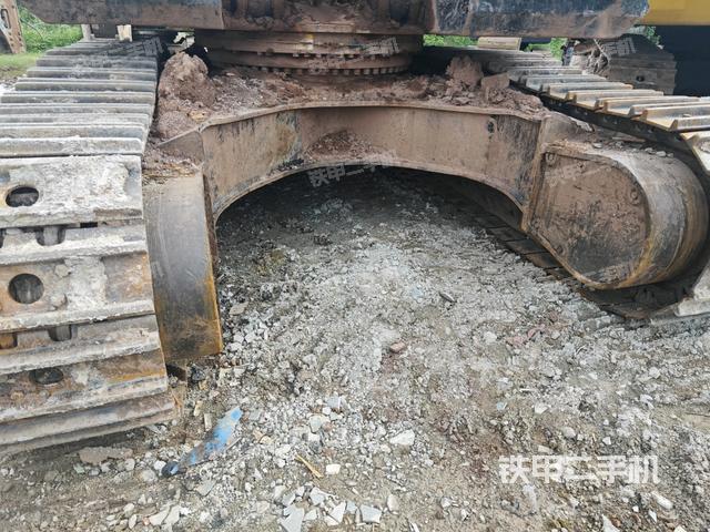 转盘和下车架正前（工作和回转装置）