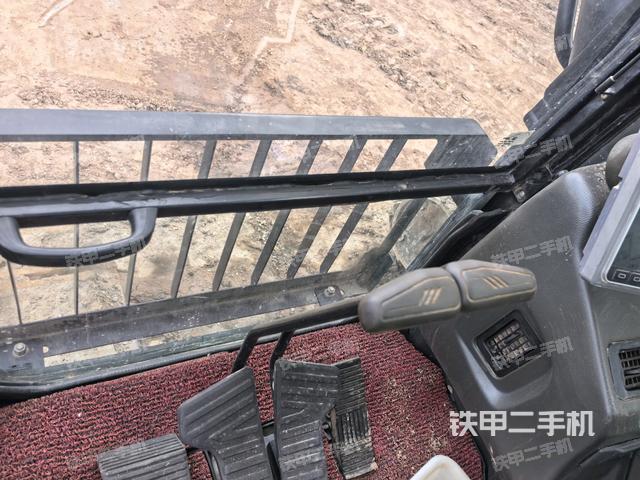 座椅左側(cè)控制臺/音響/含左手柄（駕駛室部分）