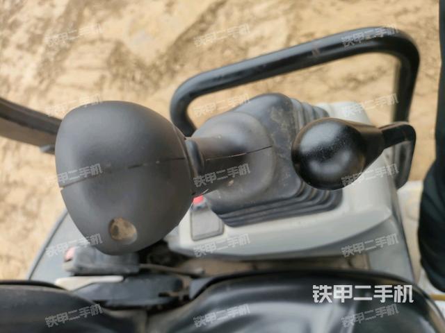 座椅左側(cè)控制臺/音響/含左手柄（駕駛室部分）