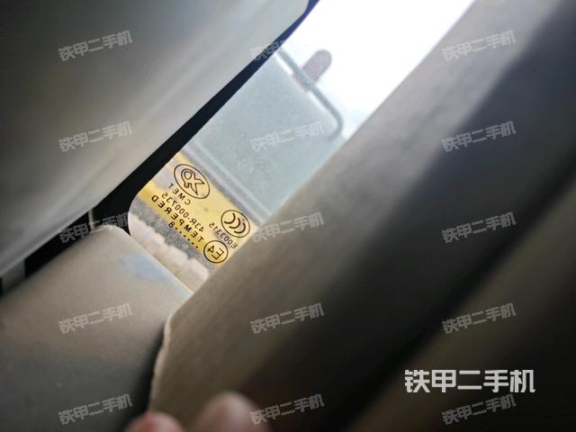 后窗玻璃角標(biāo)（駕駛室部分）