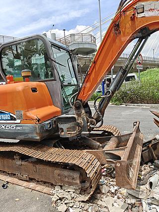 鬥山DX55-9C挖掘機实拍圖片