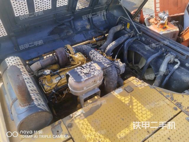 发动机室（上车部件）