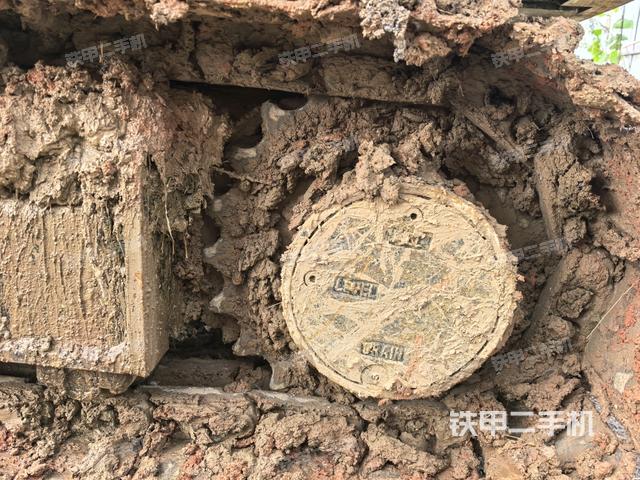 左驅(qū)動輪（行走機構）