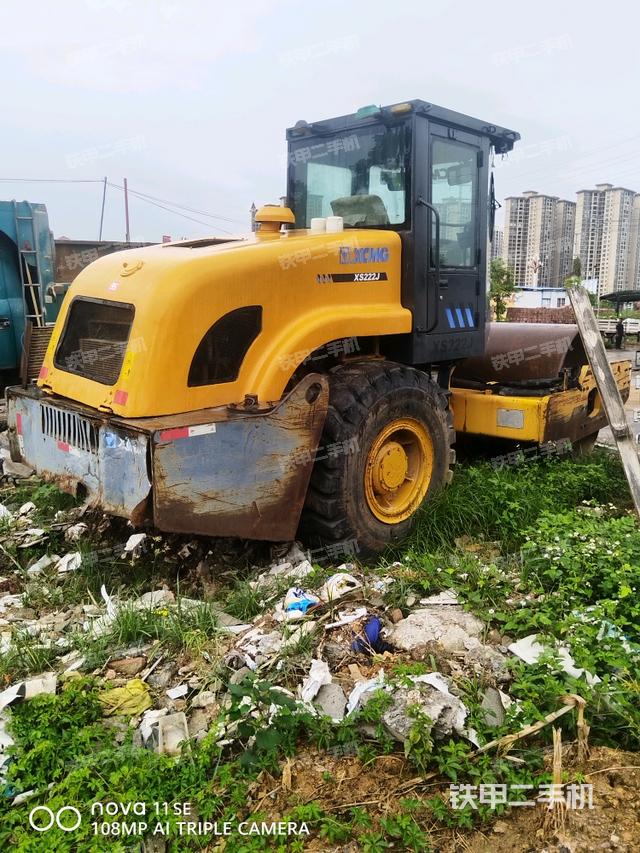 正左側(cè)（壓路機整機外觀）