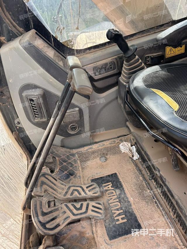 驾驶室整体（整机外观）