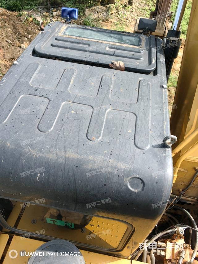 駕駛室頂部（整機外觀）