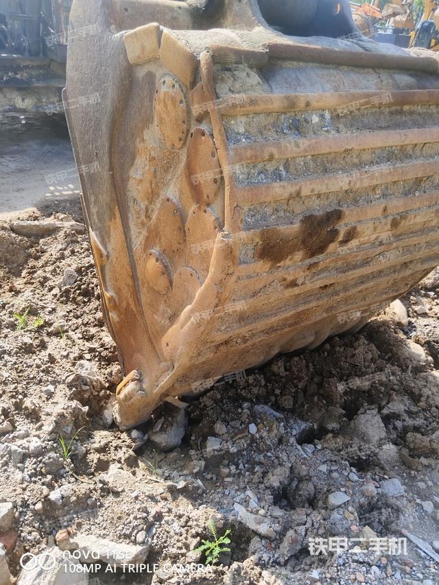 铲斗右后整体（工作和回转装置）