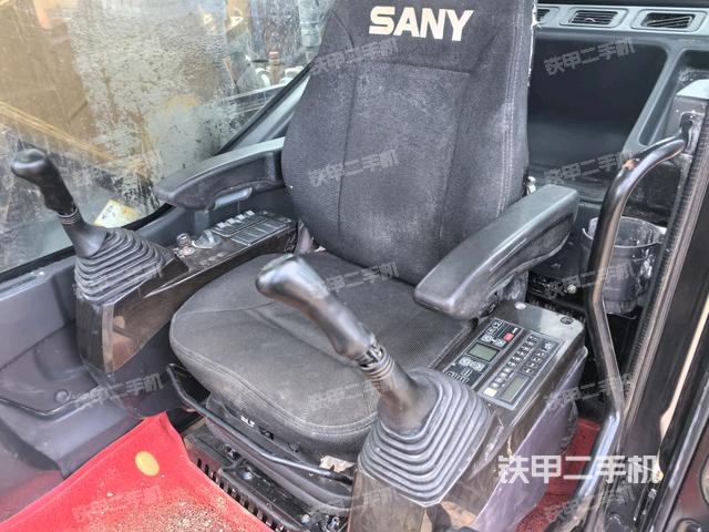 座椅左側(cè)控制臺(tái)/音響/含左手柄（駕駛室部分）