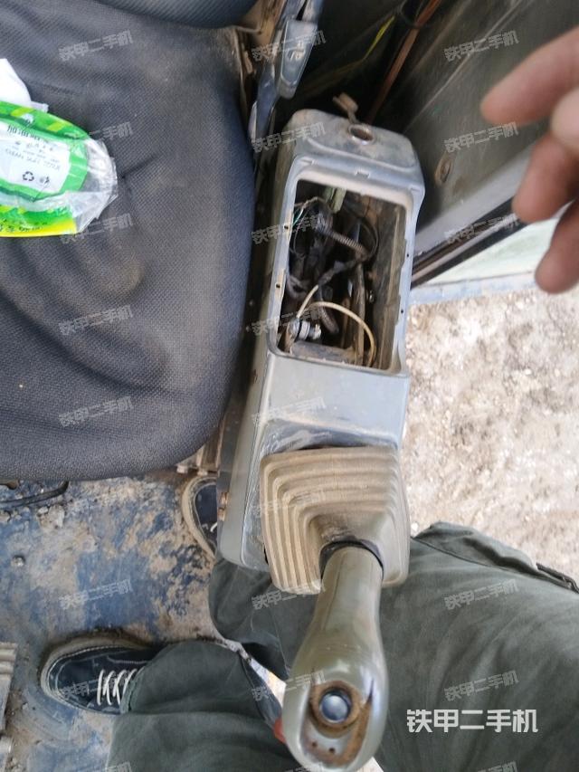 座椅左側(cè)控制臺/音響/含左手柄（駕駛室部分）