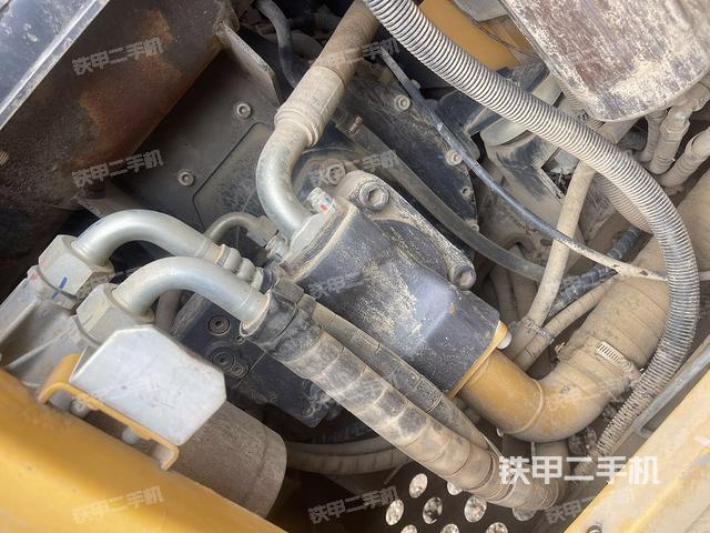 液壓泵艙室正面整體（整機(jī)外觀）