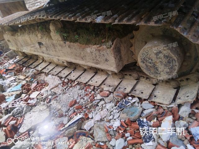 右驅(qū)動(dòng)輪（行走機(jī)構(gòu)）