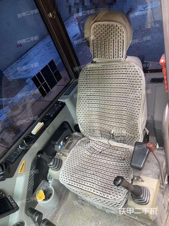 驾驶室整体（整机外观）