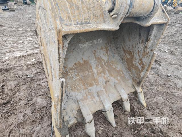 鏟斗右后整體（工作和回轉(zhuǎn)裝置）