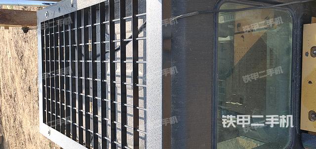 驾驶室顶部（整机外观）