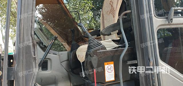 驾驶室整体（整机外观）