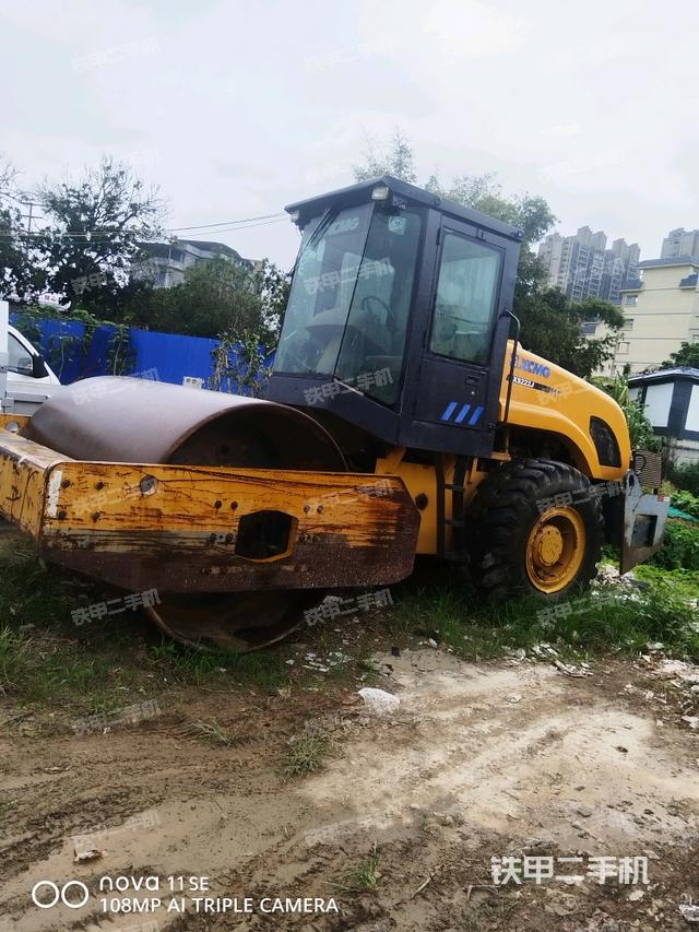 右后45°（壓路機整機外觀）