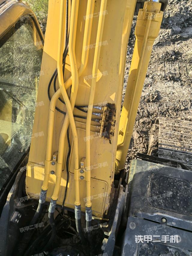 大臂背部俯視（工作和回轉(zhuǎn)裝置）