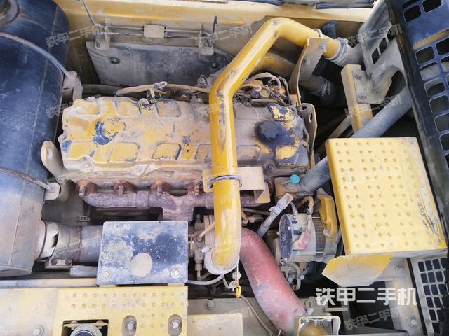 氣門室蓋螺絲特寫（上車部件）