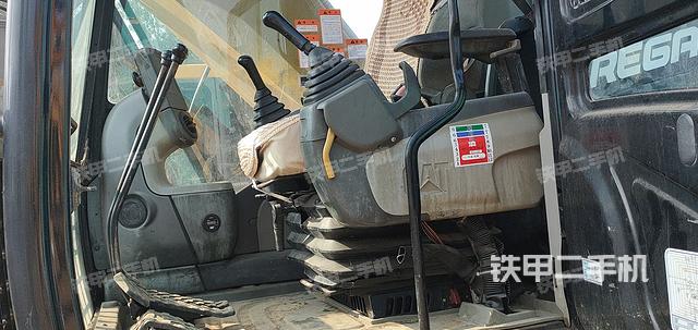 驾驶室整体（整机外观）