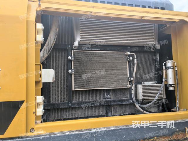 散熱器正面（大件艙室）