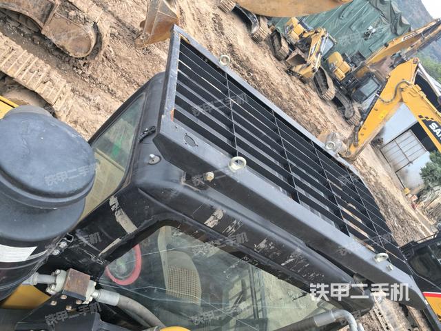 发动机室（上车部件）