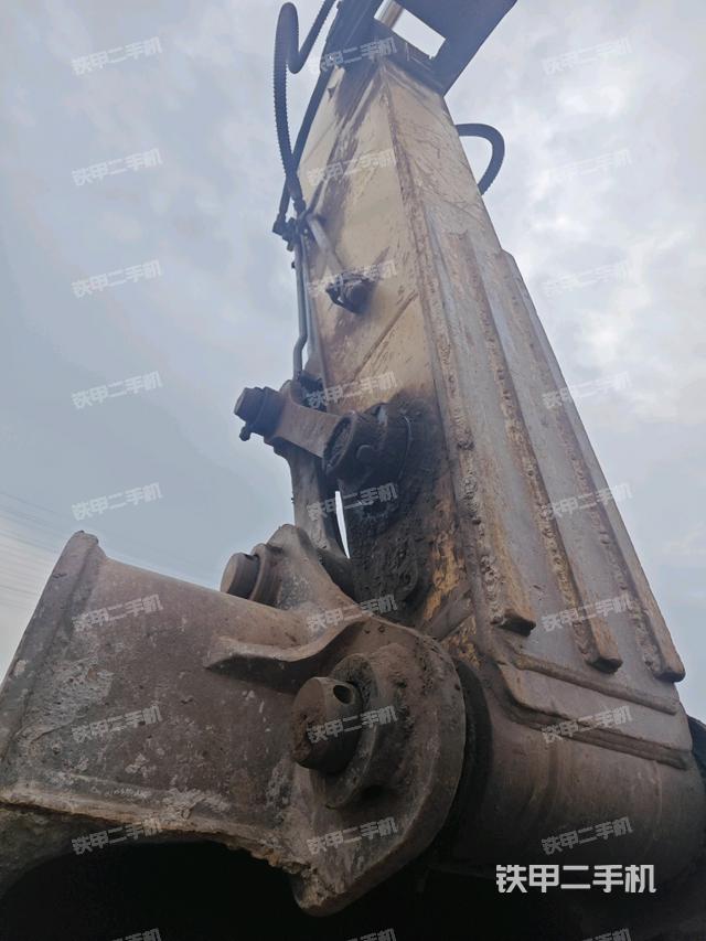 小臂整体左后（工作和回转装置）