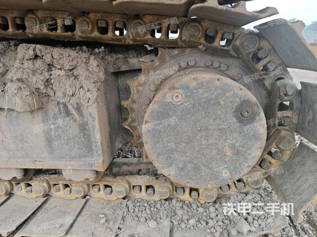 右驱动轮（行走机构）