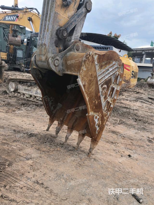 小臂整体左后（工作和回转装置）