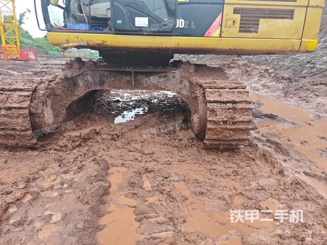 转盘和下车架正前（工作和回转装置）