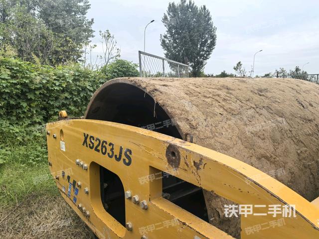 前輪右側(cè)減震塊連接及部件（壓路機前后車架）