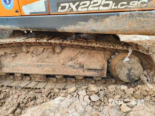 單側(cè)履帶整體（整機外觀）