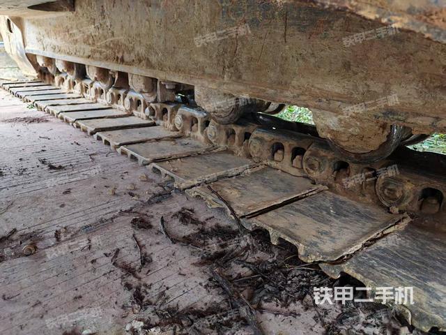 單側(cè)履帶整體（整機(jī)外觀）