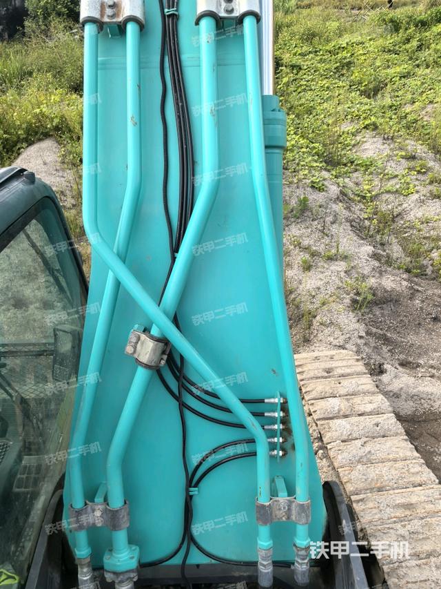 大臂背部俯視（工作和回轉(zhuǎn)裝置）