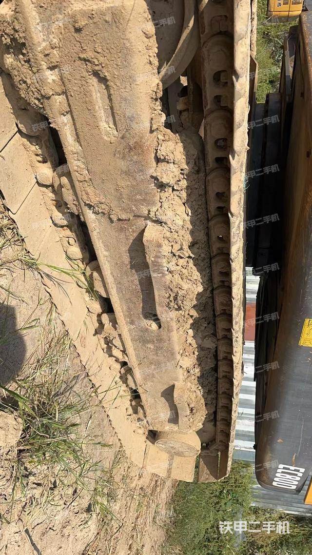 单侧履带整体（整机外观）