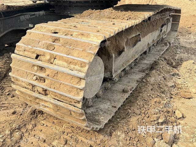 單側(cè)履帶整體（整機(jī)外觀）