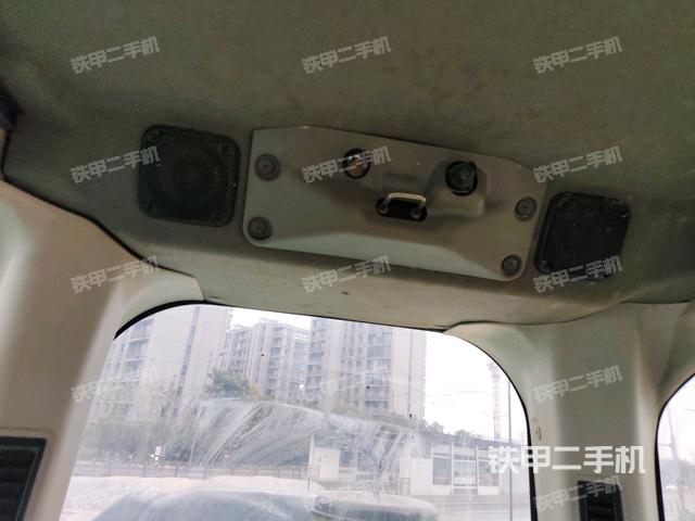 后窗玻璃角标（驾驶室部分）