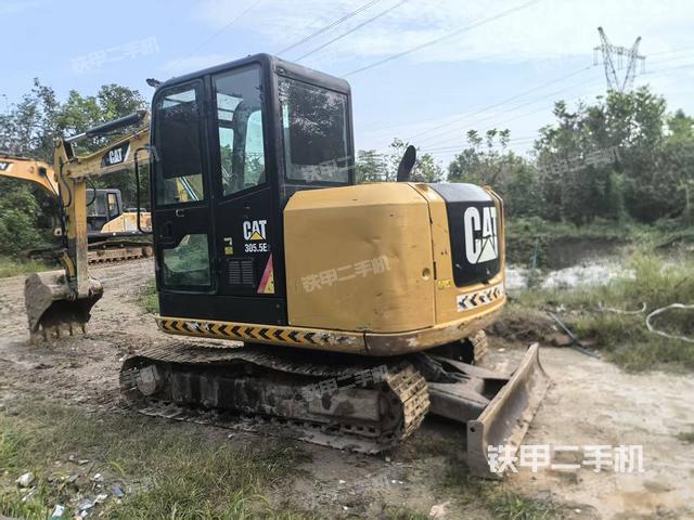 單側(cè)履帶整體（整機(jī)外觀）