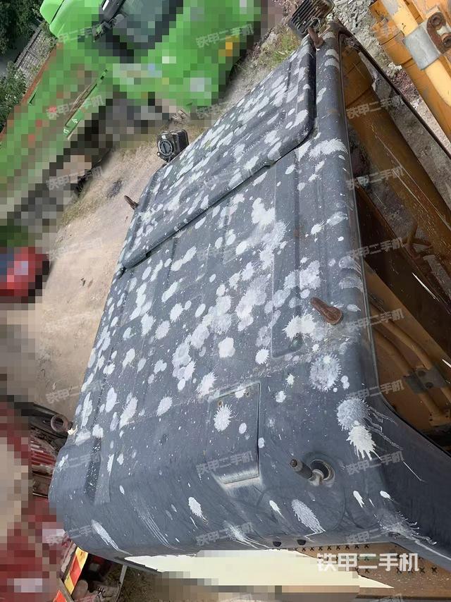 驾驶室顶部（整机外观）