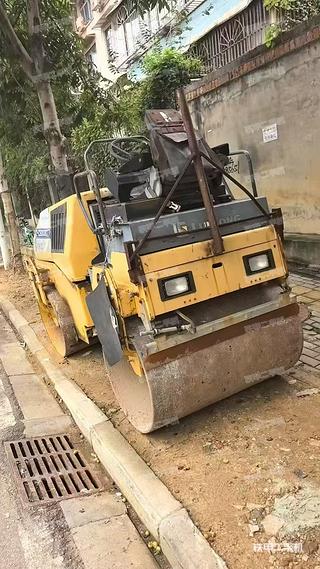 柳工CLG6032E单驱单振压路机实拍图片