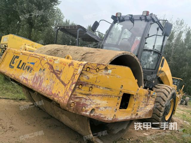 柳工CLG6626E(單驅(qū))壓路機(jī)
