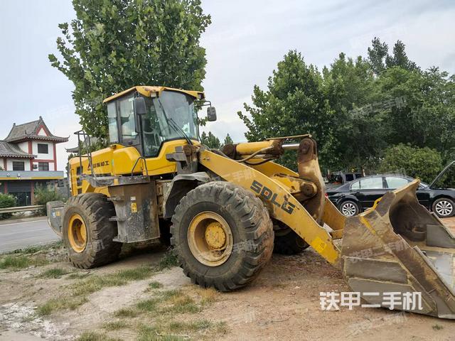 发动机右侧（整机外观及大件）